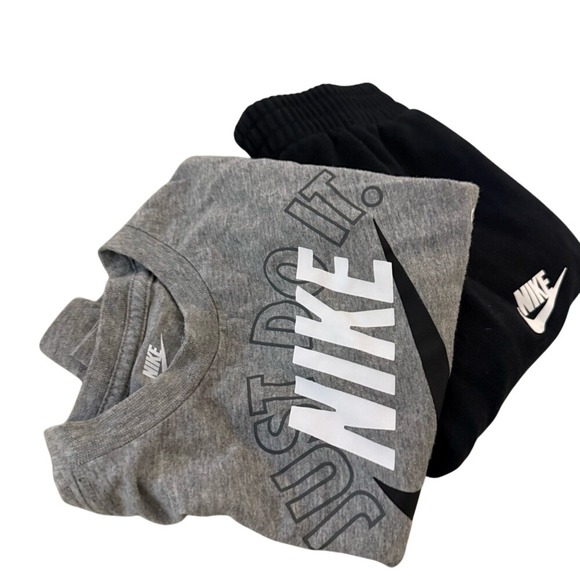 Nike Kids 2-Piece Set – Size‎ 2T - Picture 12 of 13